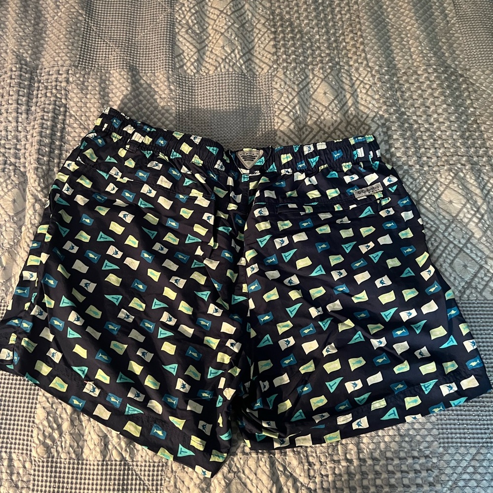 Columbia Navy and Light Blue Patterned Shorts